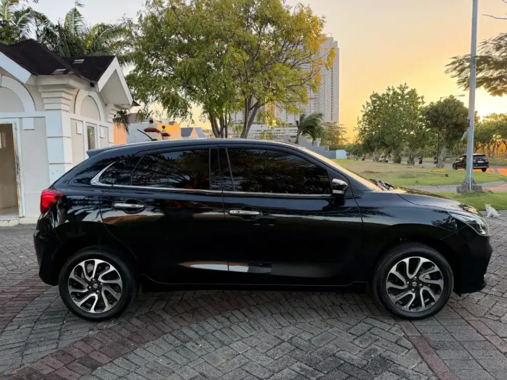 Suzuki Baleno Hatchback 2023 Matic Hitam,Mulus Siap Pakai