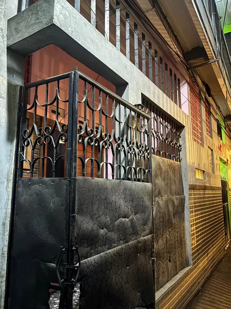 DIKONTRAKKAN! RUMAH 2 LANTAI DI TENGAH KOTA BANDUNG