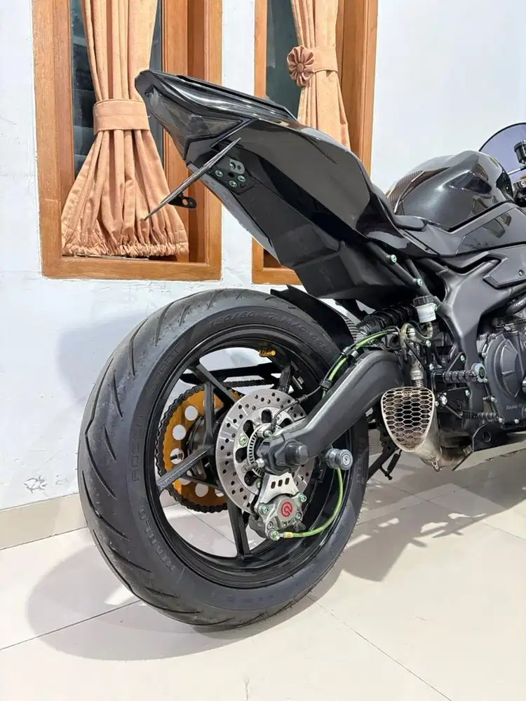 ZX25R 2022 HITAM MODIFIKASIH