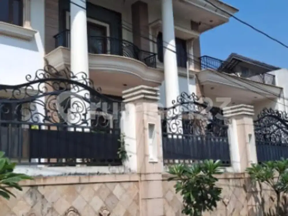 Rumah Dua Lantai Luas Bagus di Banyumanik A5723