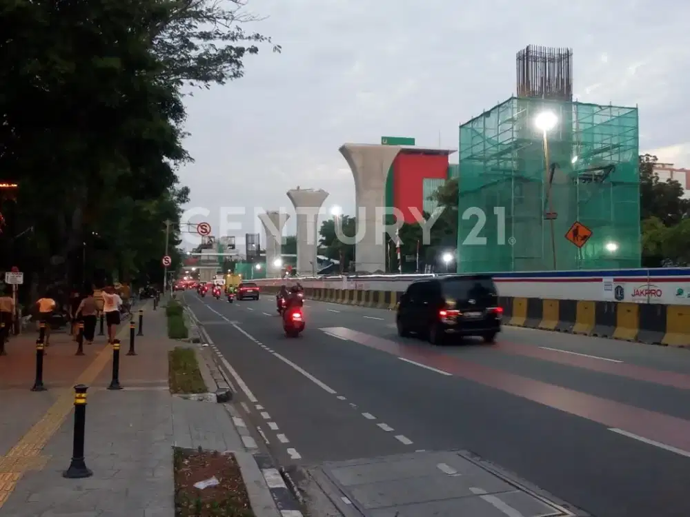 RUMAH TUA UTK RUKO/ GEDUNG PINGGIR JALAN RAYA HARGA DIBAWAH NJOP