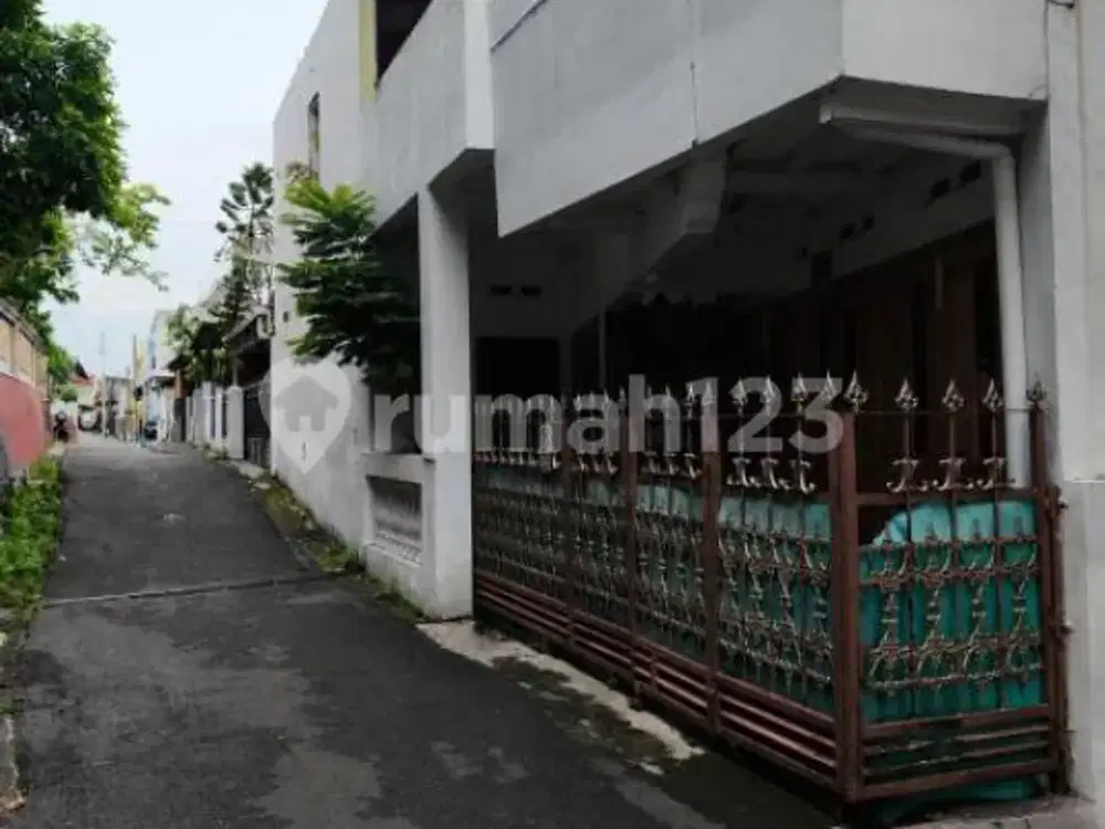 Rumah Siap Huni Dua Lantai Strategis di Candisari A5824