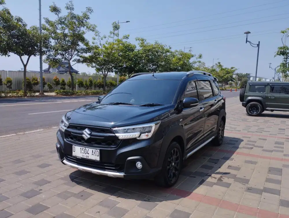XL7 ALPHA HYBRID MATIC 2023 Dp 10 juta