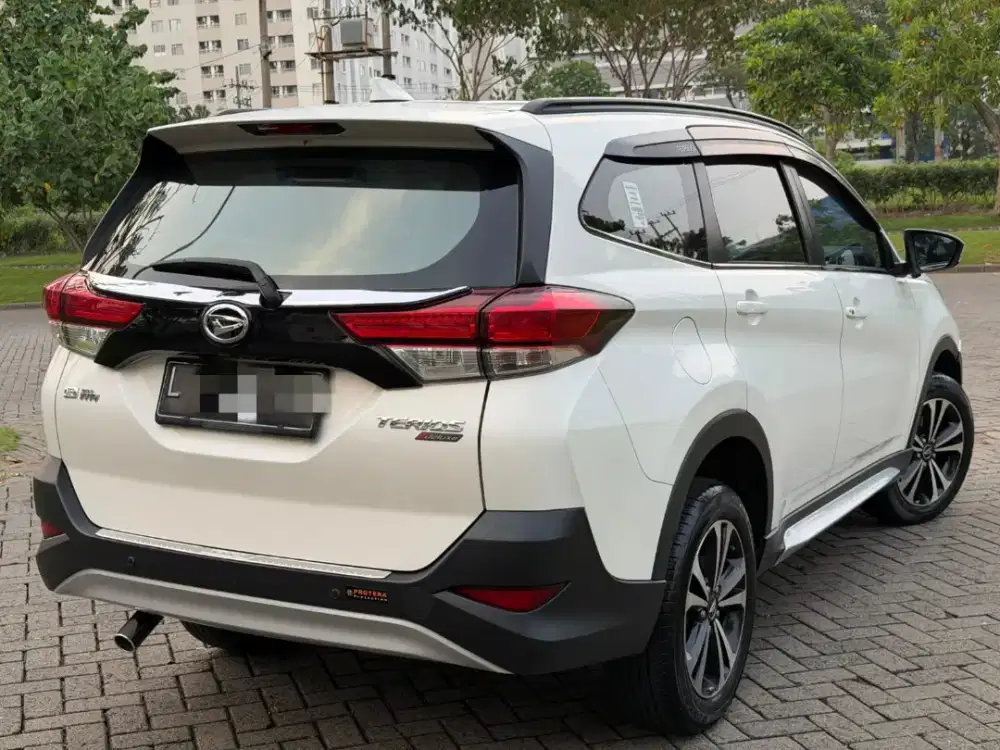 Daihatsu Terios R Deluxe 2021 Matic Putih Mulus Low KM