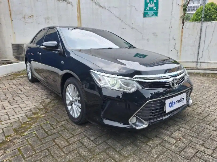 DP MURAH Toyota Camry 2.5 V Bensin-AT 2018 Hitam C9MKB