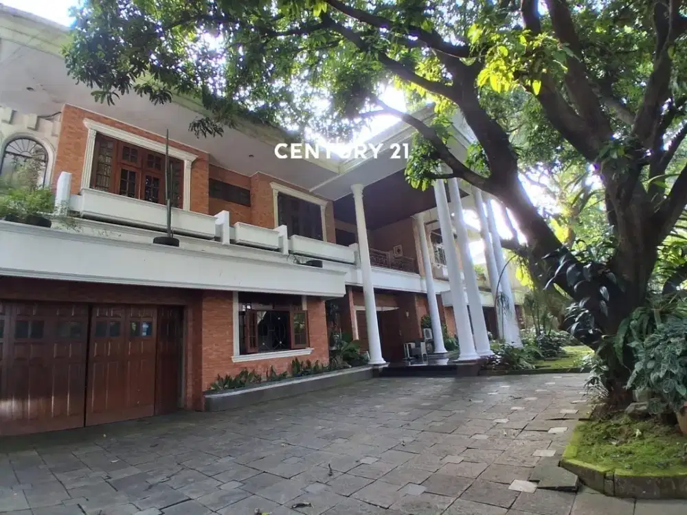 Rumah Mewah Dengan Private Swimming Pool Wt 18486