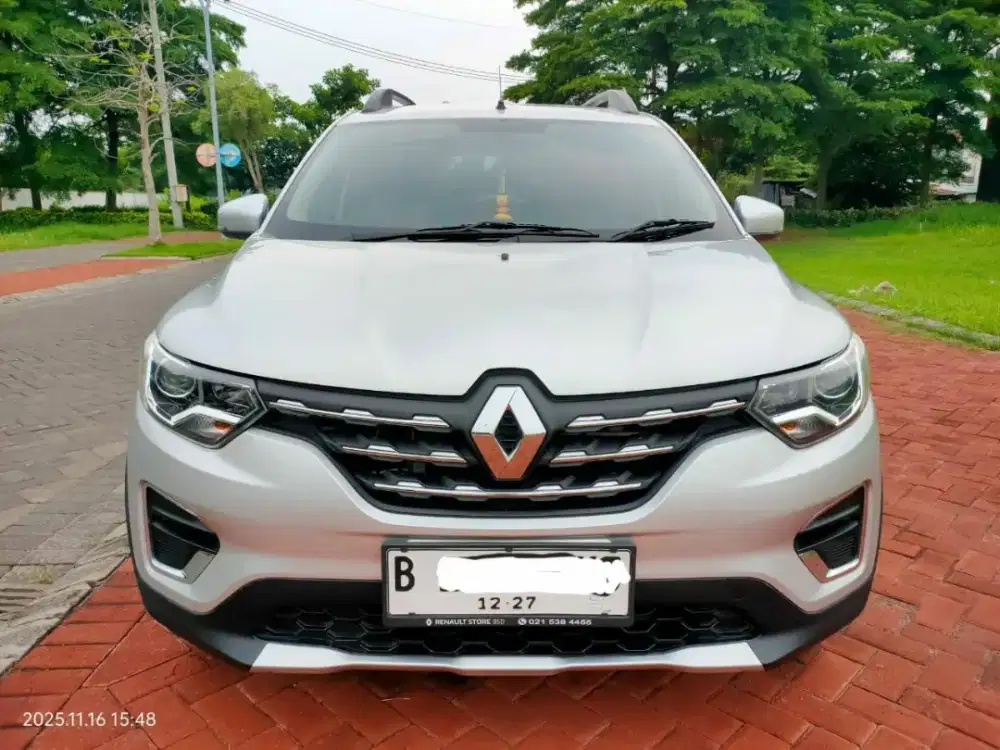Dijual cepat renault triber RXZ matic 2021 low KM.43rb