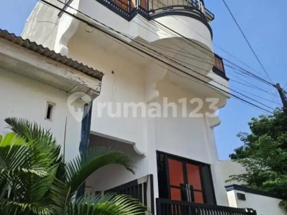 Rumah Dua Lantai Bagus Strategis di Pedurungan A5847