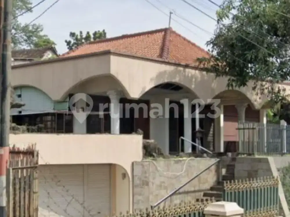 Rumah Luas Siap Huni Strategis di Semarang Selatan A5863