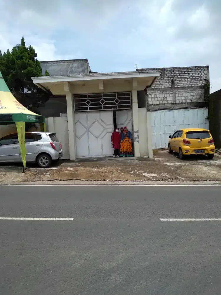 DIJUAL RUMAH MURAH 2 LANTAI JL RAYA PACET MOJOSARI! LOKASI STRATEGIS!