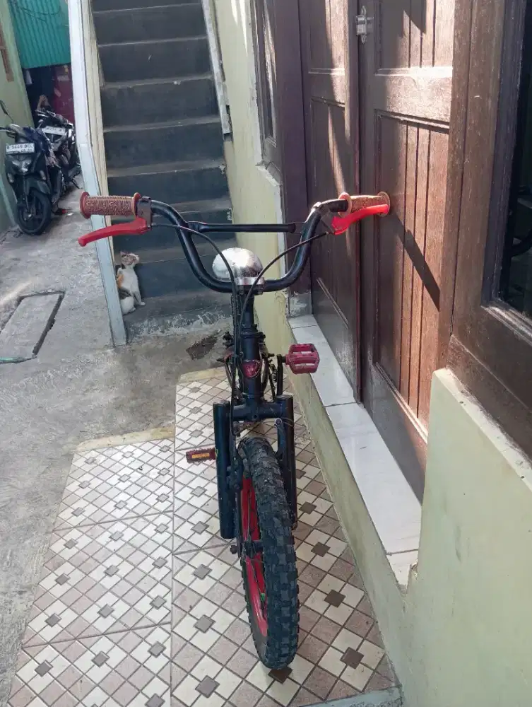 Di jual sepeda BMX anak merek GIANT