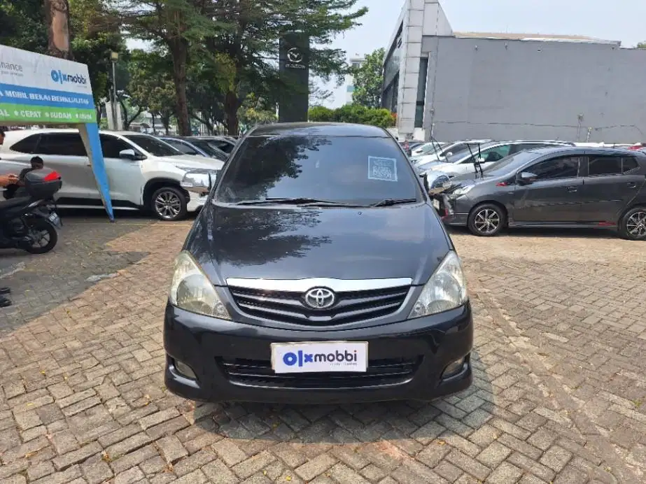 LOW DP Toyota Kijang Innova 2.0 E Bensin-AT 2011 SOE
