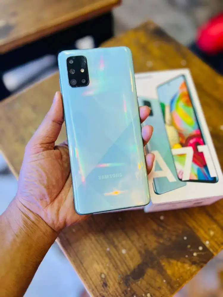 Samsung A71 8/128 Layar super Amoled