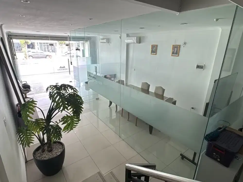 Ruko Lux Siap Pakai Strategis di Holis Regency