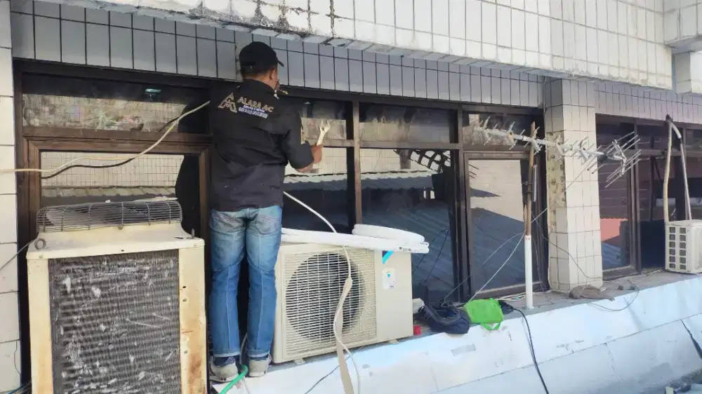 Service AC bergaransi