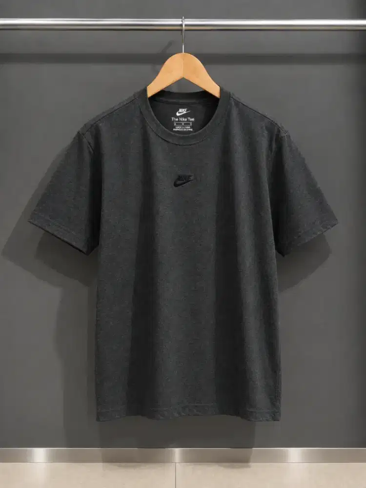 Nike Sportswear Premium Essentials Short Sleeve T-Shirt