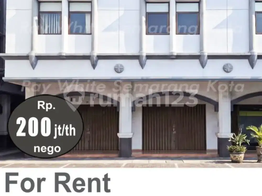 Ruko Tiga Lantai Siap Pakai di Semarang Tengah A5568