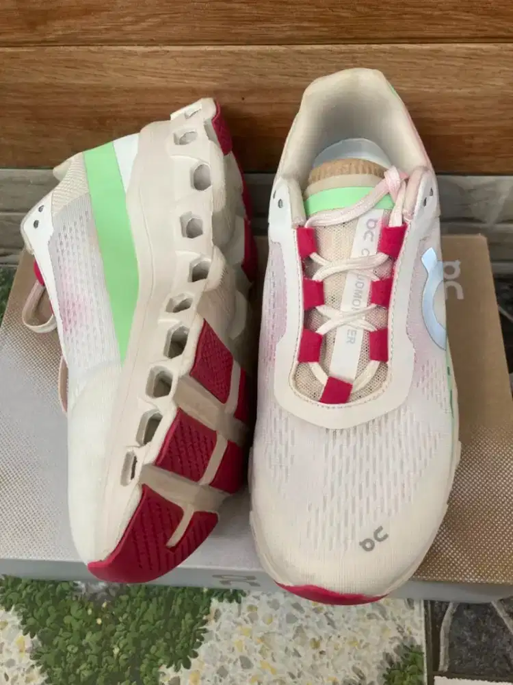 Sepatu On Cloud uk 40