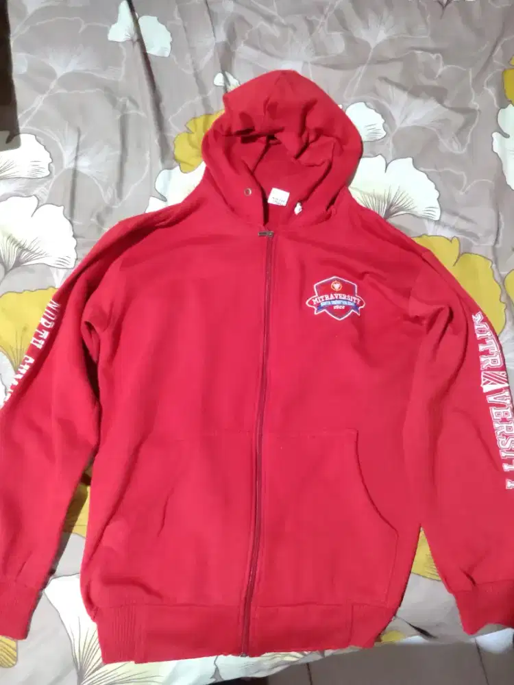 HOODIE MERAH, YANG MINAT AJ GAN