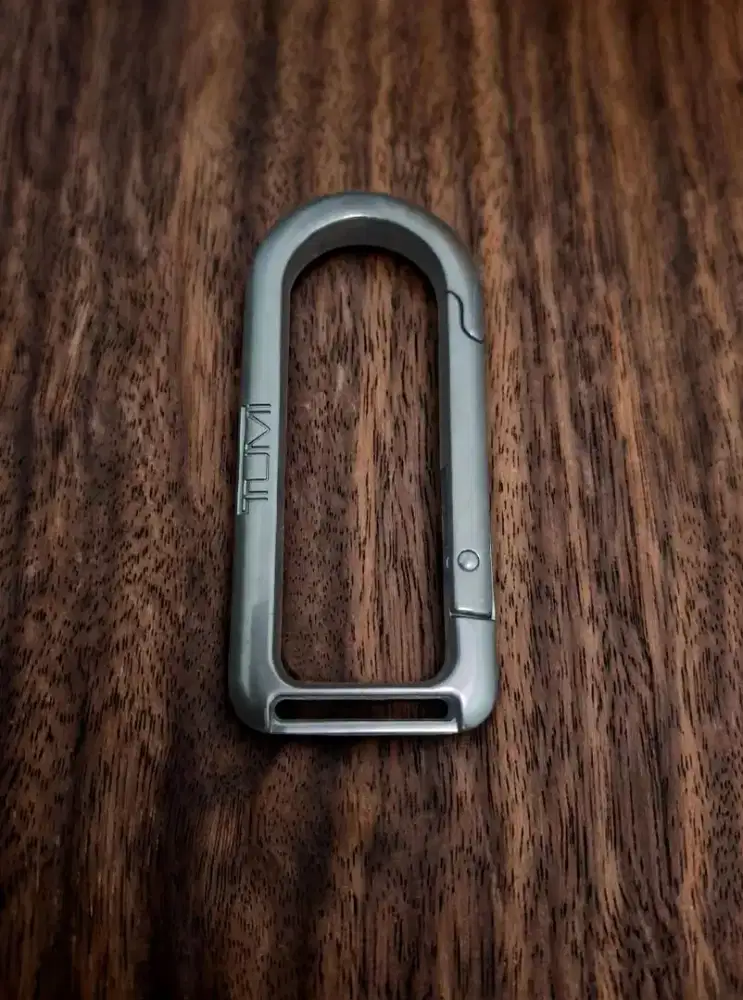 Carabiner tumi original autentik..like new..koleksi pribadii