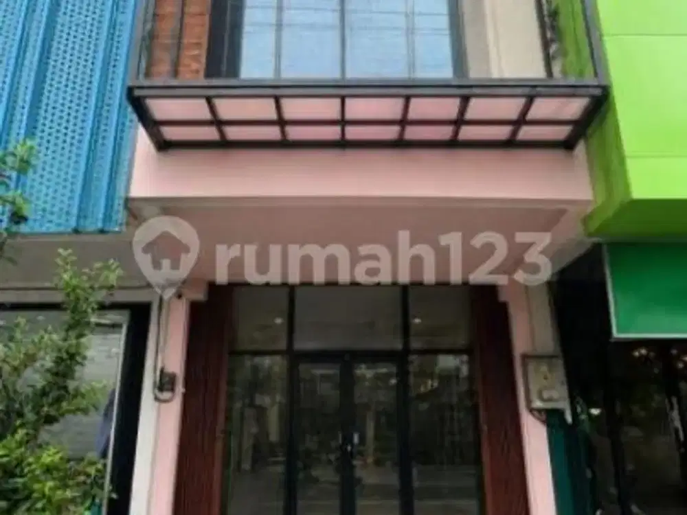 Ruko Tiga Lantai Siap Pakai di Banyumanik A6005