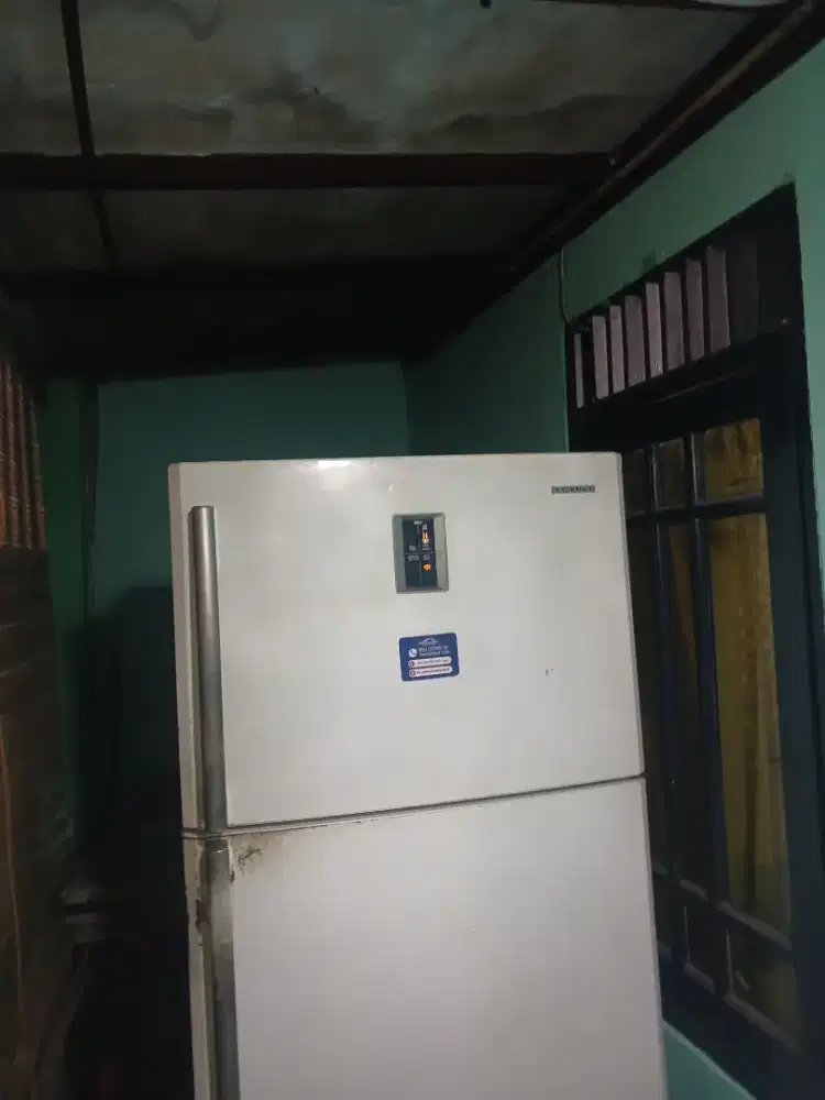 Kulkas 2 pintu jumbo merk samsung