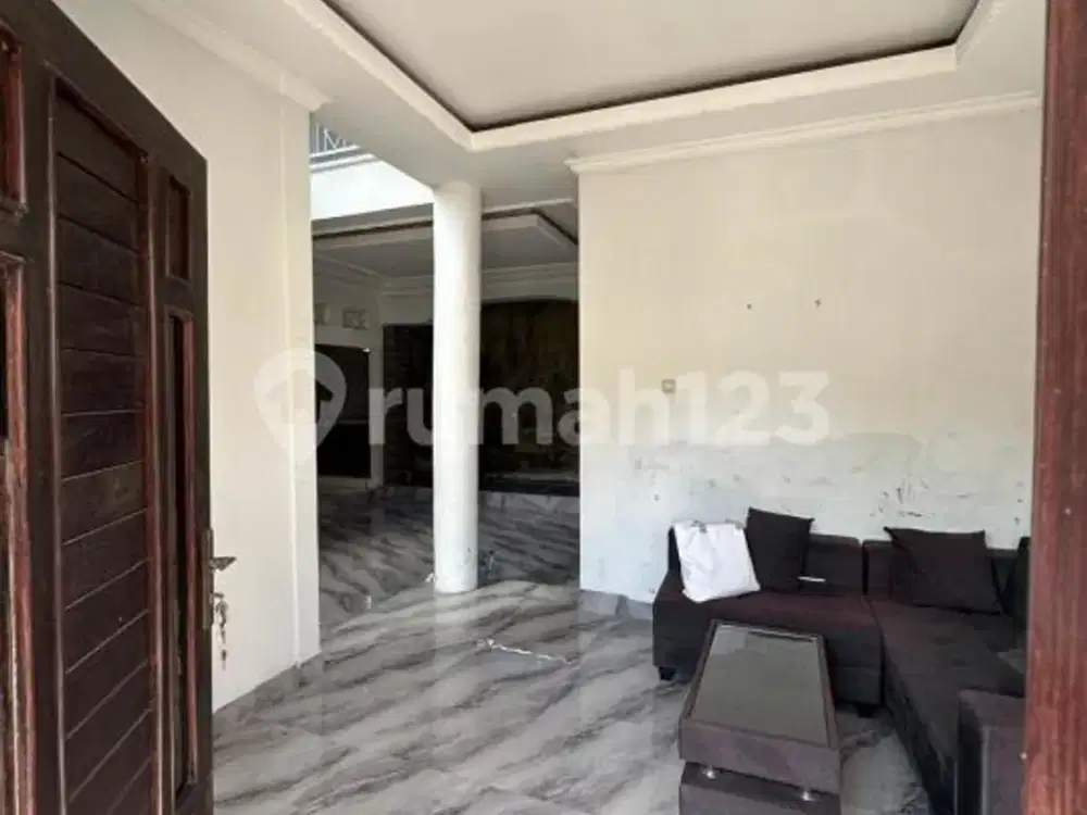 Disewakan Rumah Modern 4 Kamar Tidur Lantai 2