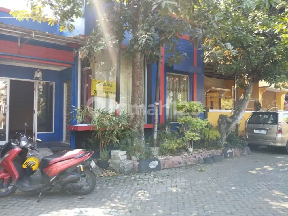 Rumah yang terletak di Perumahan Plamongan Indah Semarang cocok untuk usaha