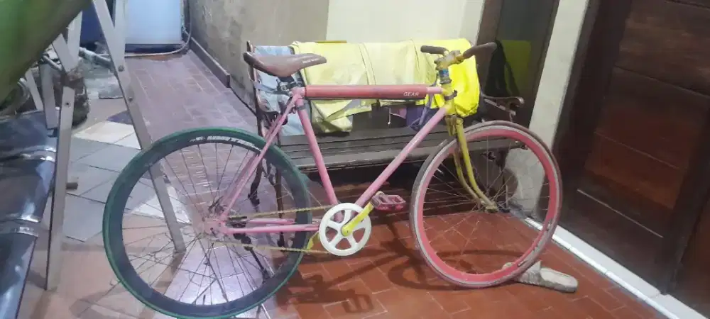 Bismillah dijual sepeda fixie/single speed bekas.