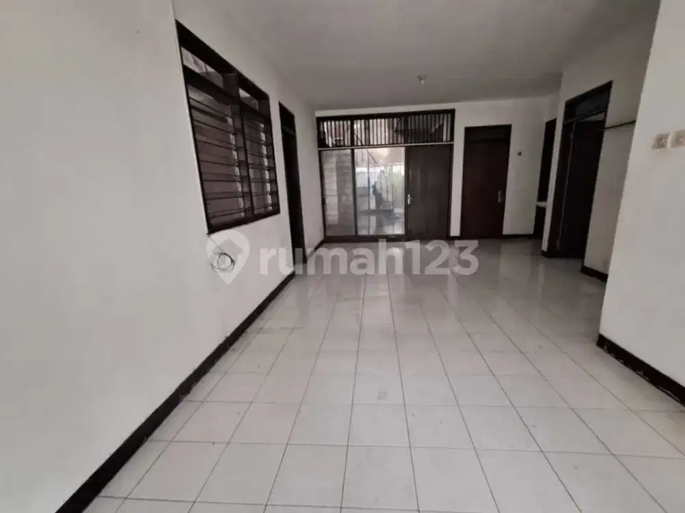 *Disewakan Rumah 1Lantai Ukuran 10 X 15 di Sunrise Garden, Jakarta Barat.*(Kode Rmrg 2965)