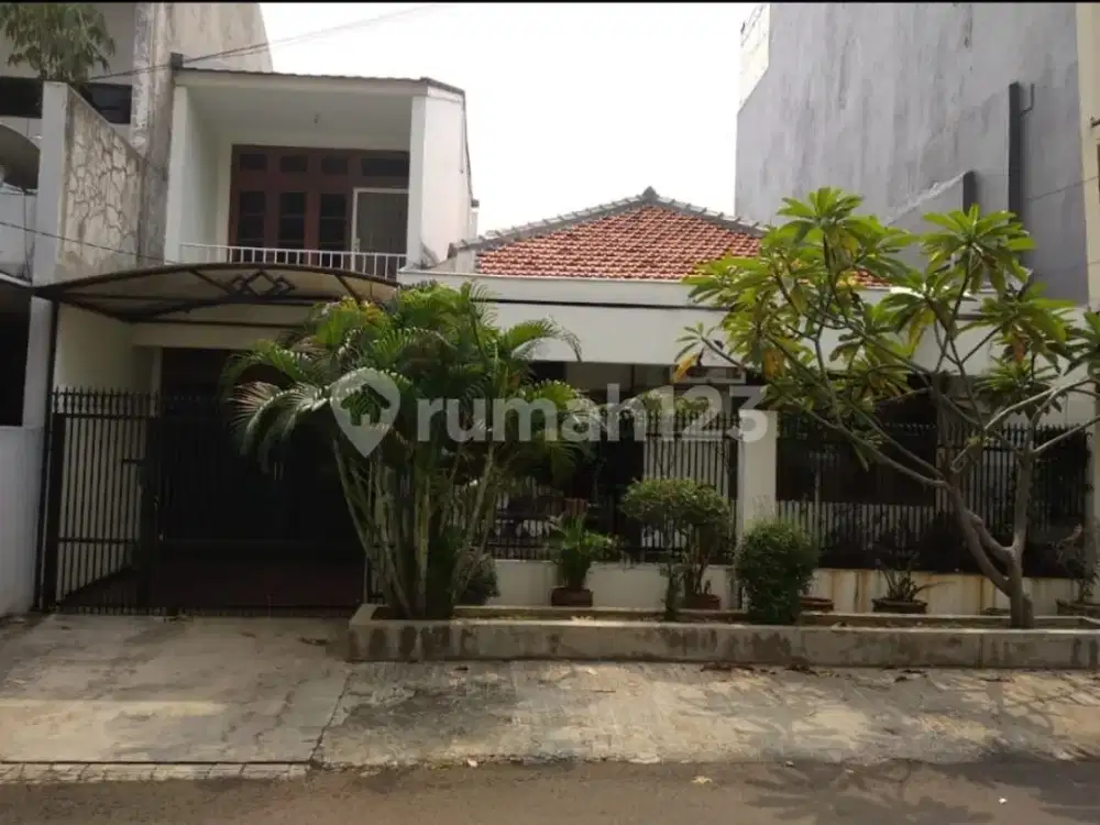 *dijual Rumah Lama Hitung Tanah Siap Huni Di Dekat Tomang, Kota Bambu Utara, Jakarta Barat..*(kode Rmrg 2689)