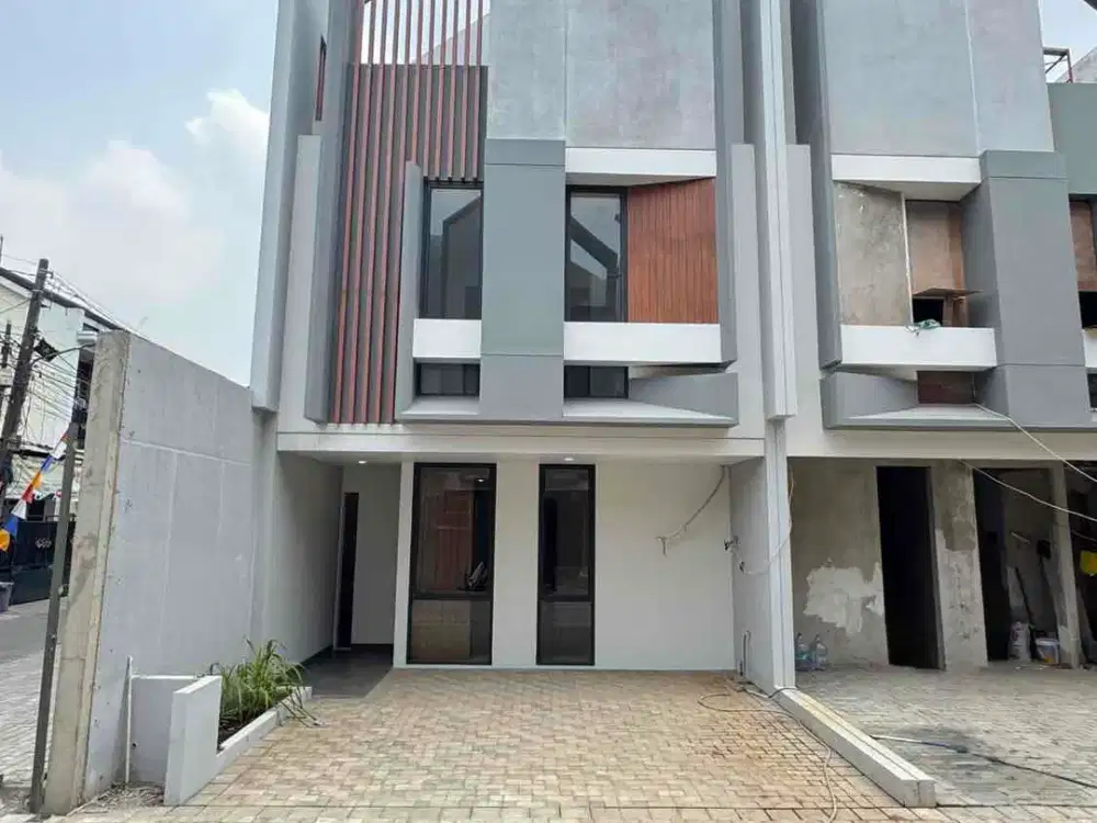 Rumah 3 Lantai Cirendeu Siap Huni 3 KM Dari MRT Akses 2 Mobil