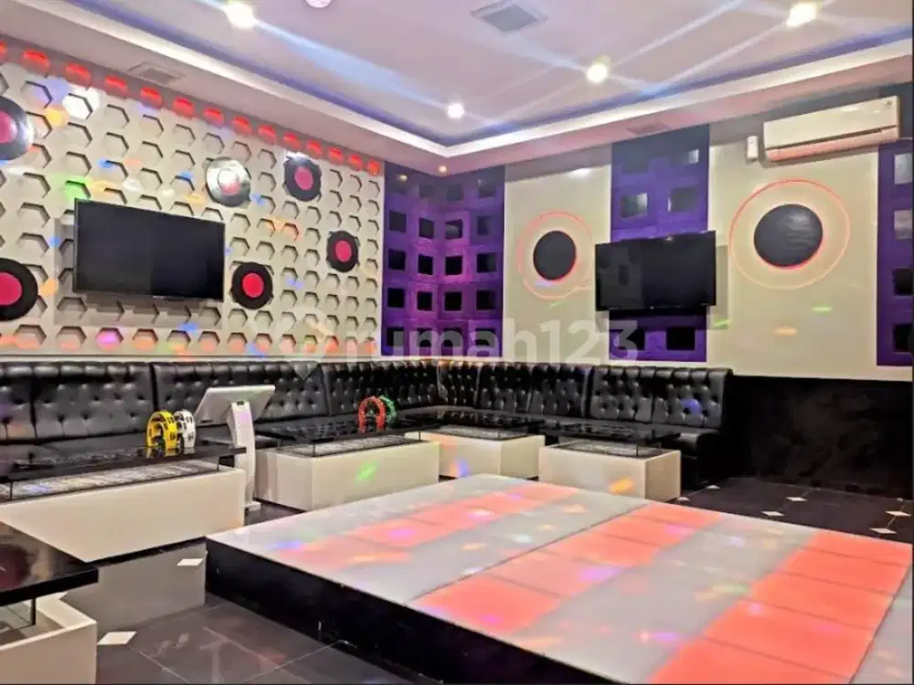 Gedung Komersial Eks-Karaoke Aktif di Jantung Kota Kuta Selatan