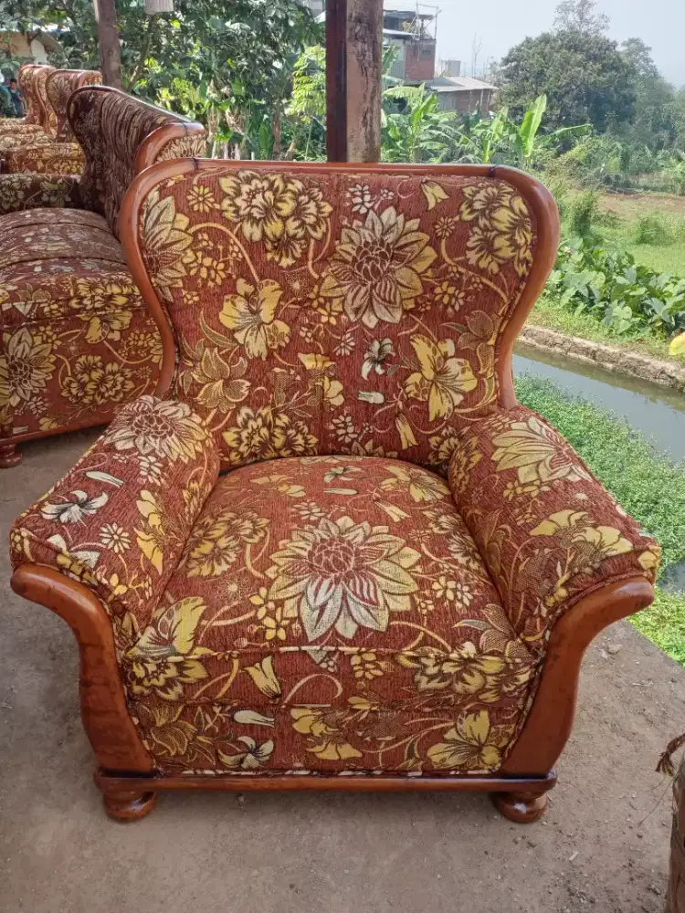 Jasa renovasi kursi dan sofa