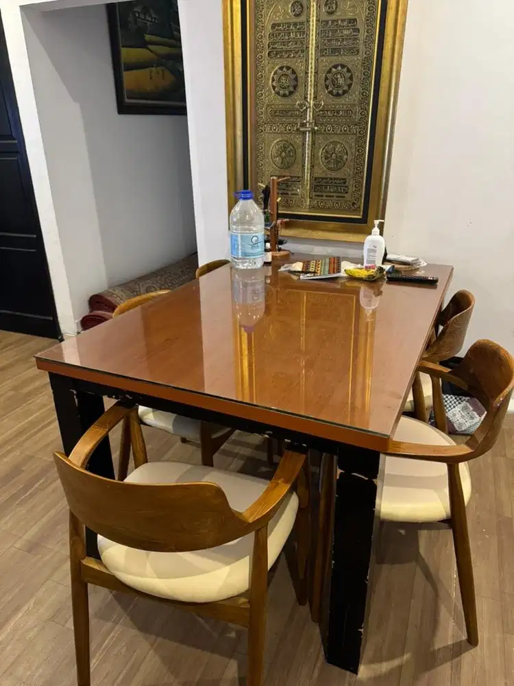 Set Meja Makan + 5 Kursi Kayu – Kondisi Terawat