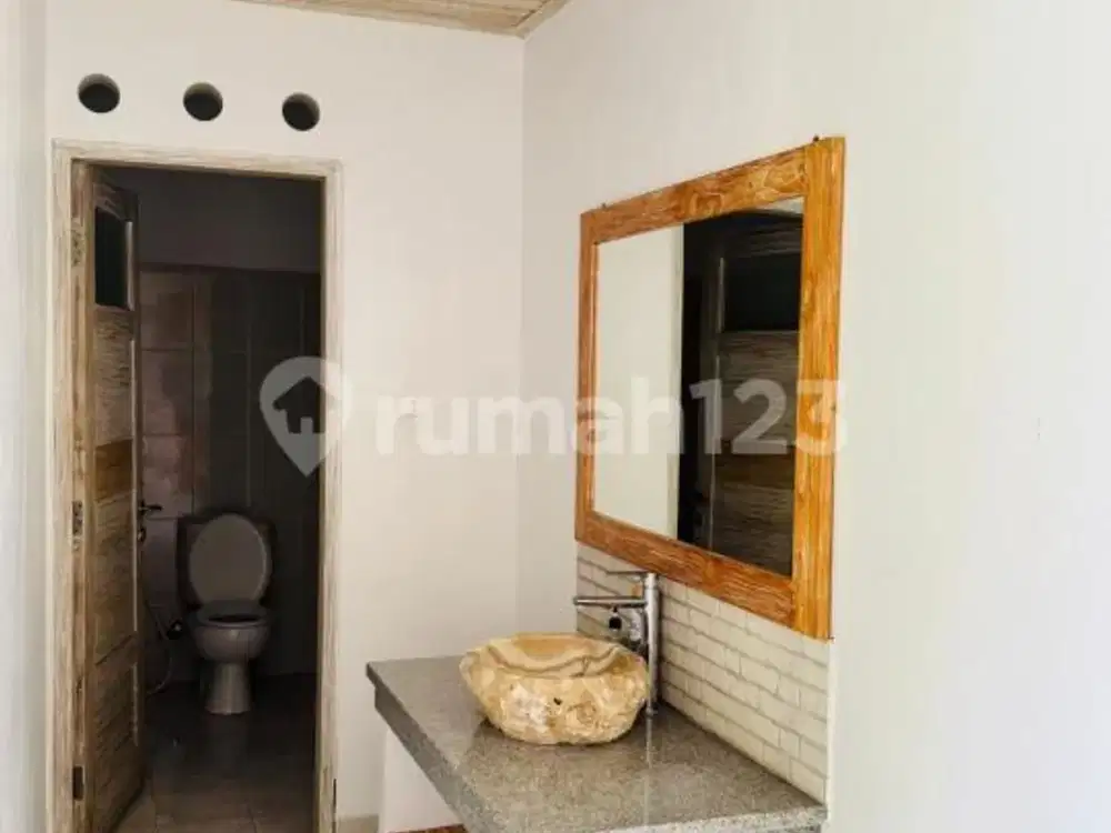 Disewakan Villa Modern Tropika Lingkungan Tenang