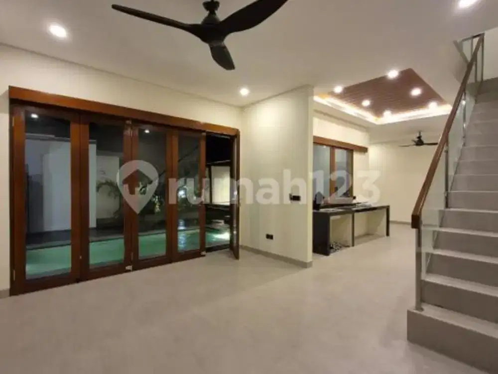 Villa Privat Modern Lingkungan Tenang di Kutuh