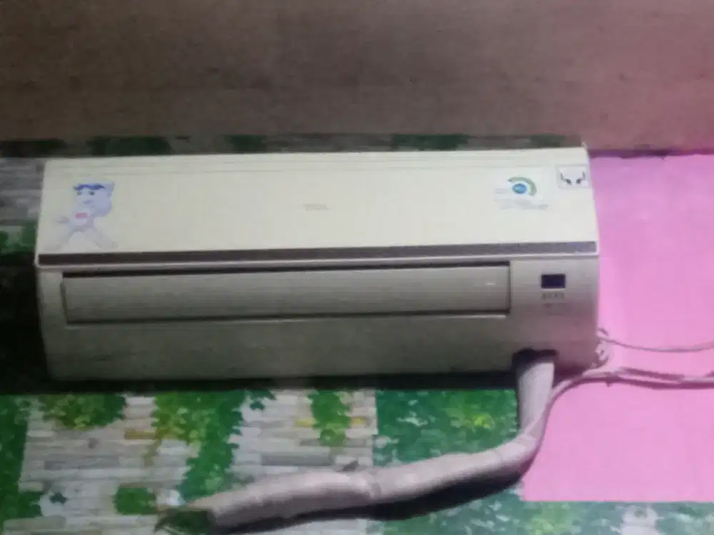 DIJUAL AC 1/2 PK MERK TCL MASIH DINGIN BNGET DAN NORMAL
