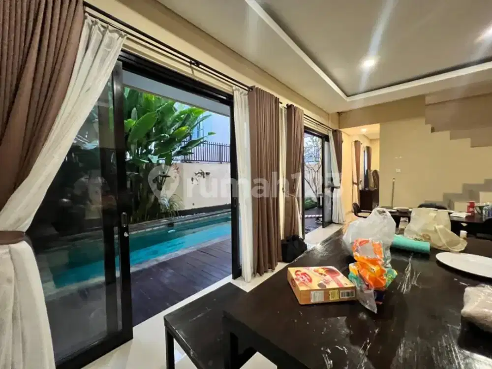 Villa Modern Tropika Lingkungan Sejuk Cocok Liburan