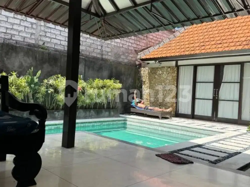 5 Kamar Tidur Villa Ekslusif Luas dengan Udara Sejuk Jimbaran