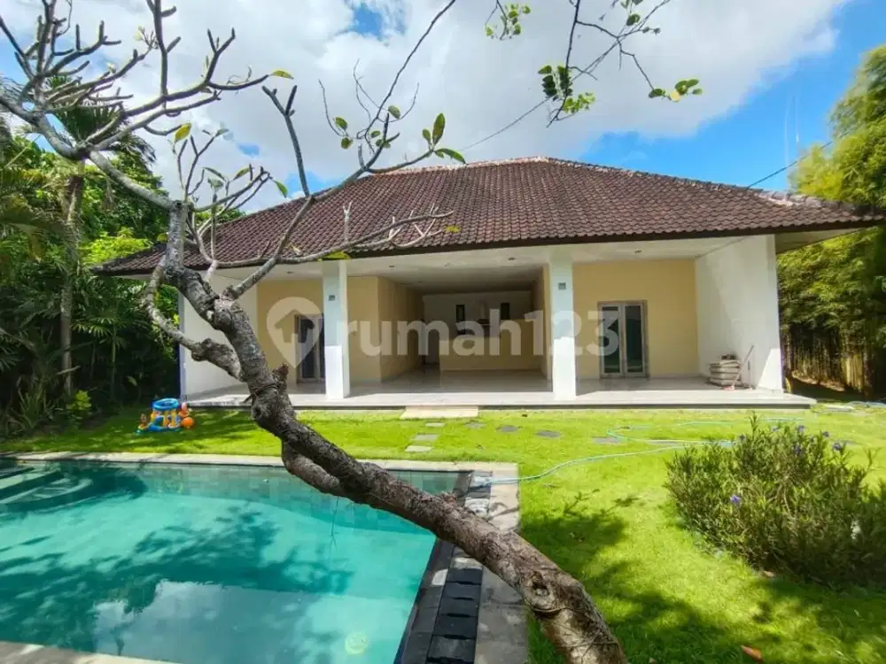 Villa Lantai 1 Area Jalan Plawa Seminyak Kuta Bali