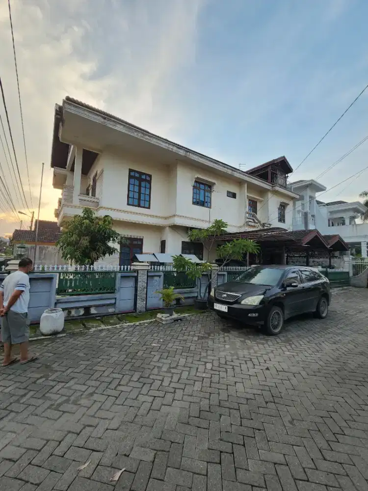 Dijual Rumah 2 Tingkat SHM