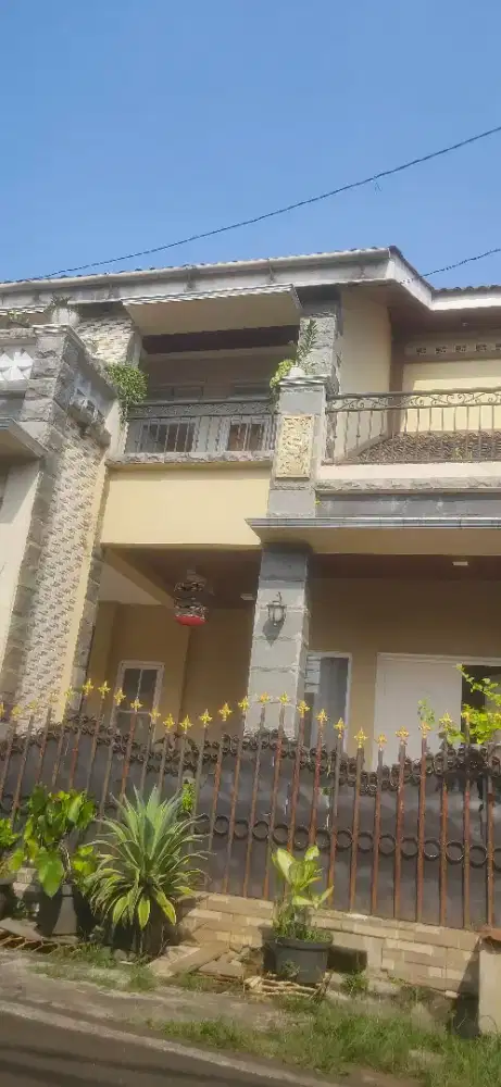 Dijual Rumah Full Renov dalam Perumahan , SHM, 2 lantai, 5 KT , Luas
