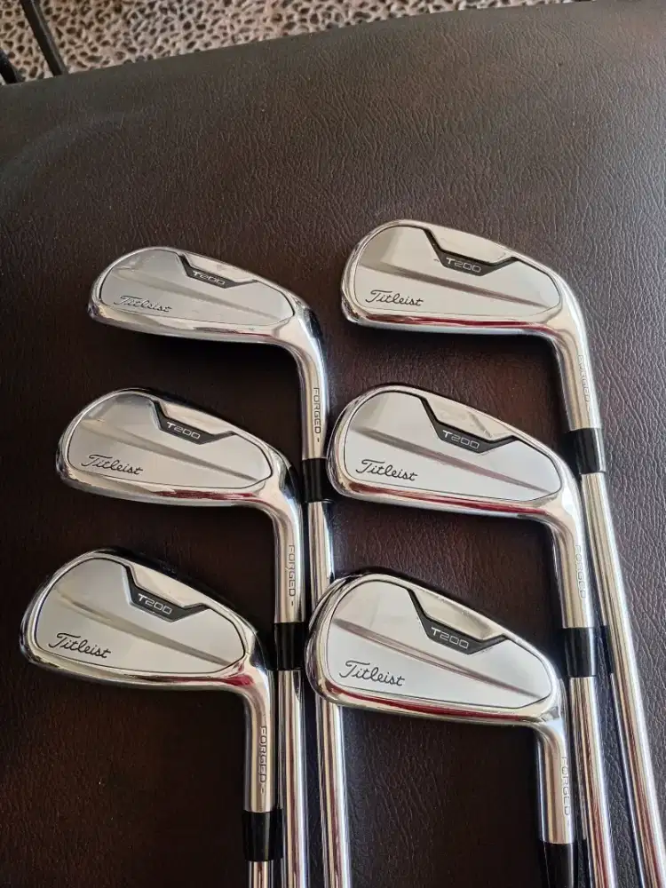 Stick golf iron set titliest T200