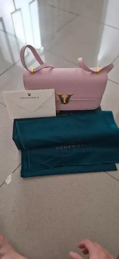 Preloved voneworld pink bag