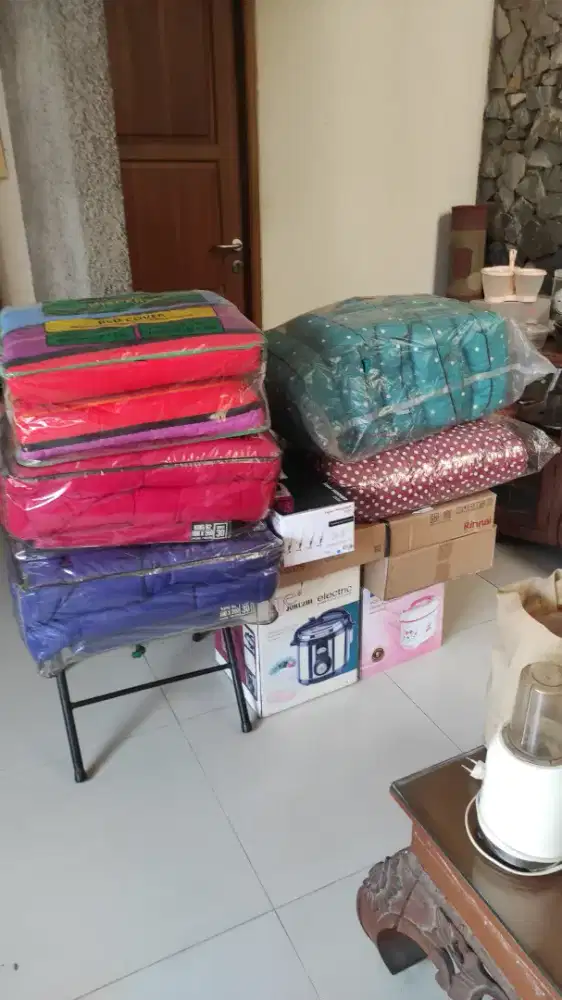 Bed cover, bantal², dll