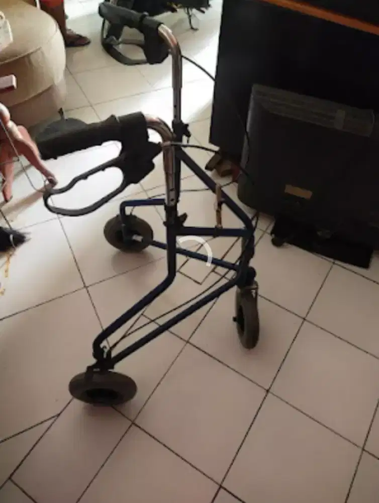 pegangan roda orang tua