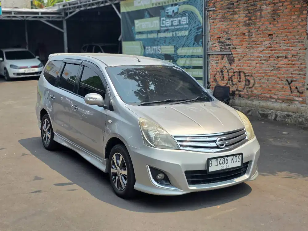 Nissan Grand Livina HWS Matic 2013 Dp 5 Juta