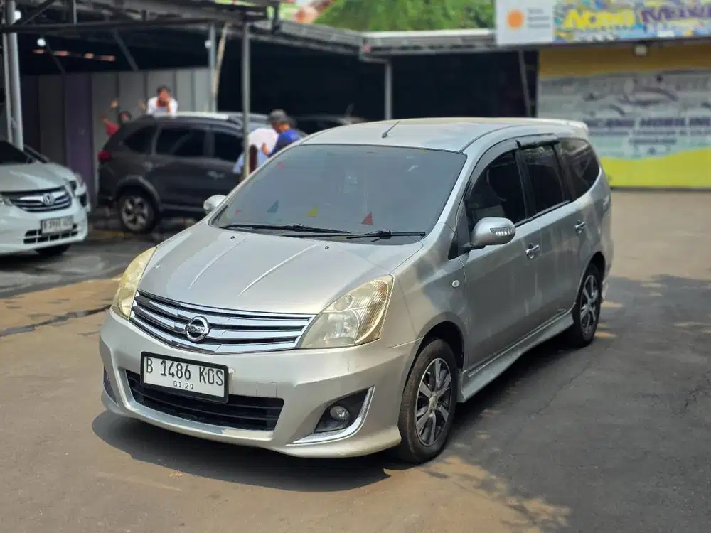Grand Livina HWS Matic 2013 Dp 5 Juta