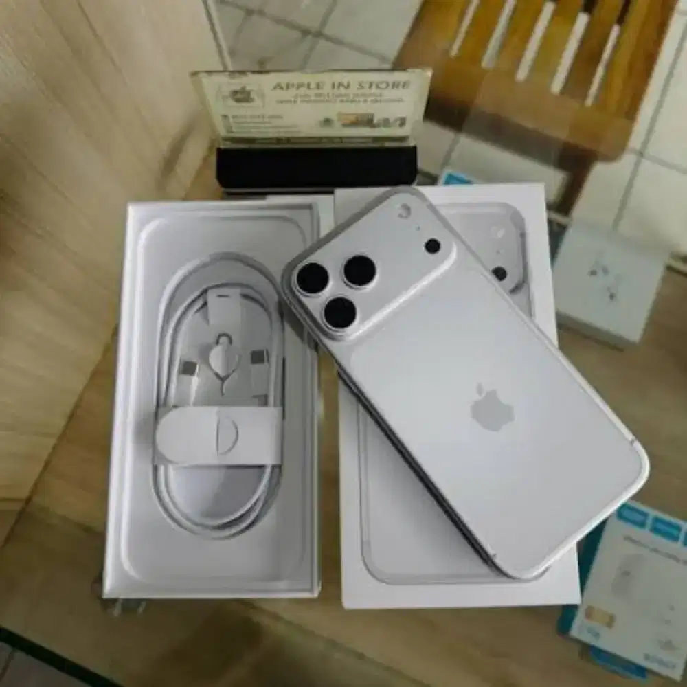 Iphone 17 promax 256gb likenew